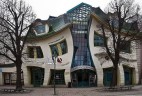 Изогнутый дом в польском городе Сопот 